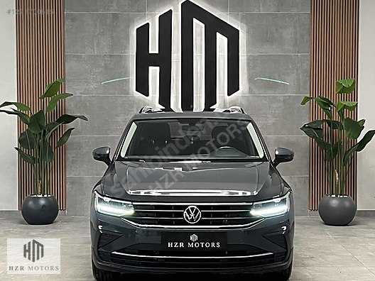 HZR MOTORS 2021 VW TİGUAN 1.5 TSI LİFE CAM TAVAN CAR PLAY