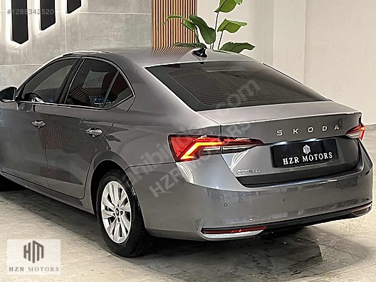 HZR MOTORS HATASIZ 2025 SKODA OCTAVIA 1.5 MHEV ELİTE CARPLAY