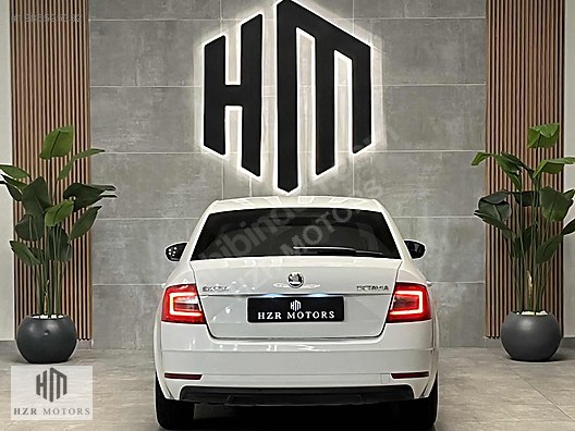 HZR MOTORS 2018 SKODA OCTAVİA 1.6 TDI OPTİMAL OTOMATİK