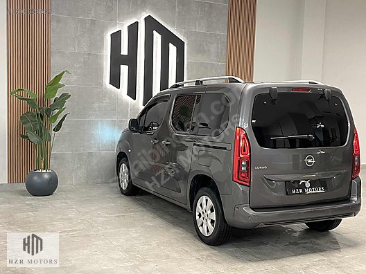 HZR MOTORS 2021 OPEL COMBO LİFE 1.5 D ELEGANCE CARPLAY CAM TAVAN