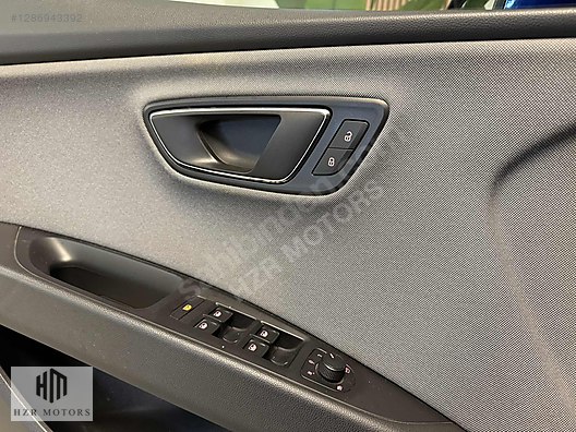 HZR MOTORS 2017 HATASIZ SEAT LEON 1.6 TDI STYLE CAM TAVAN