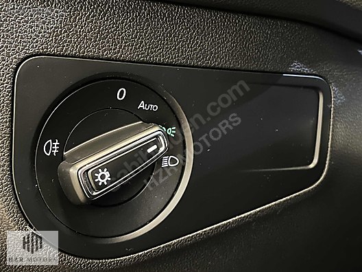 HZR MOTORS 2021 VW TİGUAN 1.5 TSI LİFE CAM TAVAN CAR PLAY