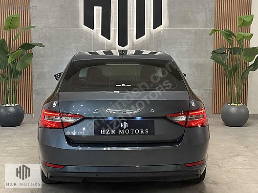 HZR MOTORS SKODA SUPERB 1.5 TSI ELİTE CAM TAVAN CAR PLAY