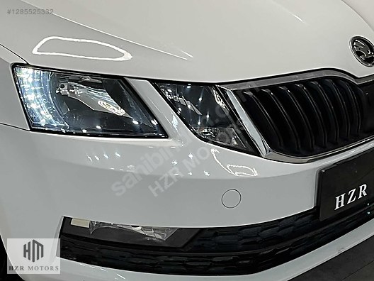 HZR MOTORS 2018 SKODA OCTAVİA 1.6 TDI OPTİMAL OTOMATİK