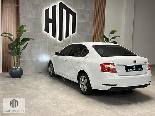 HZR MOTORS 2018 SKODA OCTAVİA 1.6 TDI OPTİMAL OTOMATİK