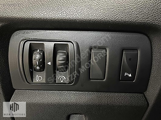 HZR MOTORS 2013 RENAULT MEGANE 1.5 DCİ TOUCH