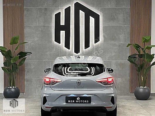 HZR MOTORS 2024 HATASIZ RENAULT CLİO 1.0TCE NAVİGASYON