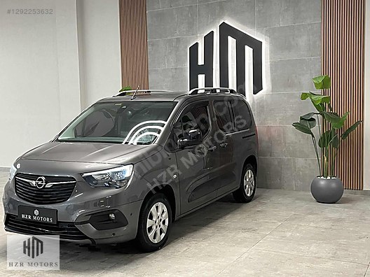 HZR MOTORS 2021 OPEL COMBO LİFE 1.5 D ELEGANCE CARPLAY CAM TAVAN