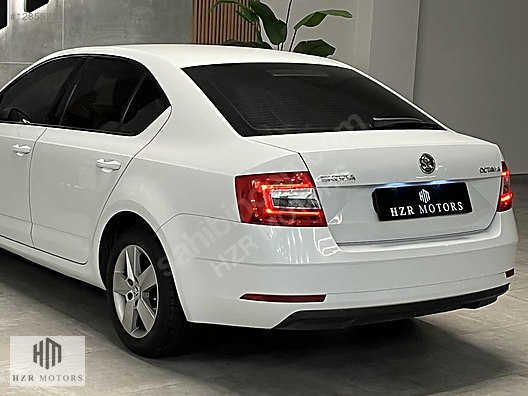 HZR MOTORS 2018 SKODA OCTAVİA 1.6 TDI OPTİMAL OTOMATİK