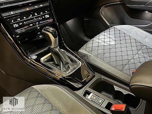 HZR MOTORS HATASIZ 2022 T-ROC 1.5 TSI R LINE HAYALET ISITMA