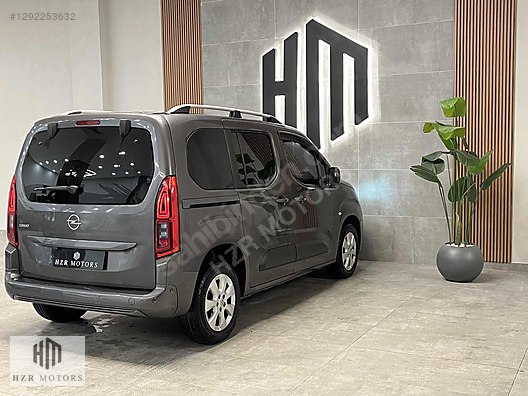 HZR MOTORS 2021 OPEL COMBO LİFE 1.5 D ELEGANCE CARPLAY CAM TAVAN