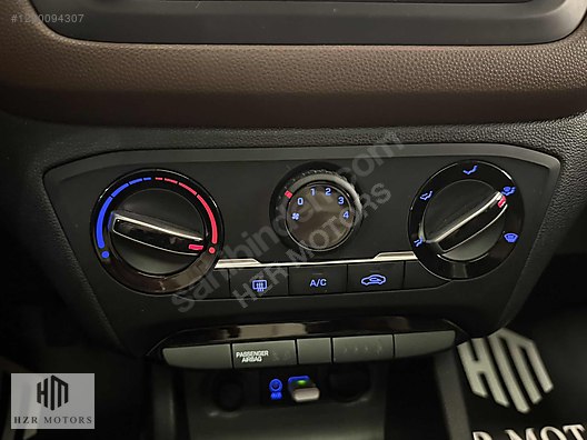 HZR MOTORS HATASIZ 2017 HYUNDAİ i20 1.2 MPI STYLE CAM TAVAN