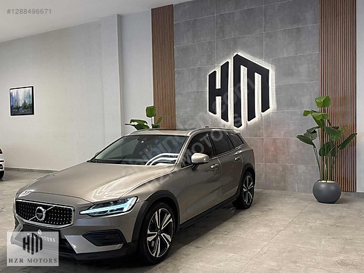 HZR MOTORS 2020 HATASIZ VOLVO COUNTRY 2.0 D4 HAYALET CAM TAVAN