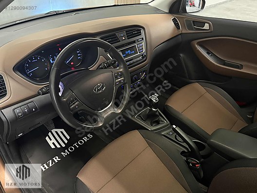 HZR MOTORS HATASIZ 2017 HYUNDAİ i20 1.2 MPI STYLE CAM TAVAN