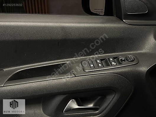 HZR MOTORS 2021 OPEL COMBO LİFE 1.5 D ELEGANCE CARPLAY CAM TAVAN