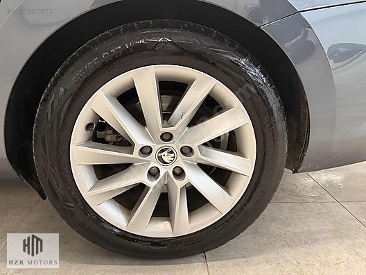 HZR MOTORS SKODA SUPERB 1.5 TSI ELİTE CAM TAVAN CAR PLAY
