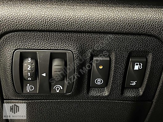 HZR MOTORS 2025 HATASIZ MEGANE 1.3 TCE İCON ISITMA G.GÖRÜŞ