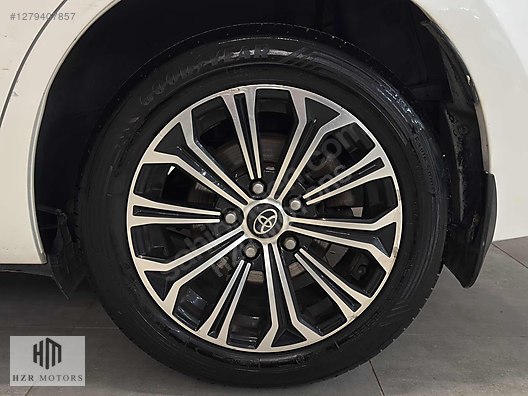 HZR MOTORS 2015 COROLLA 1.4 D-4D TOUCH OTOMATİK GENİŞ EKRAN