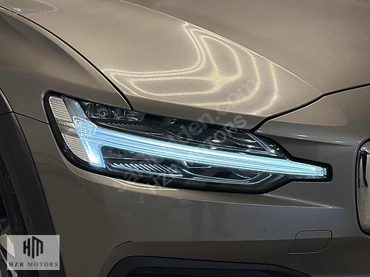 HZR MOTORS 2020 HATASIZ VOLVO COUNTRY 2.0 D4 HAYALET CAM TAVAN