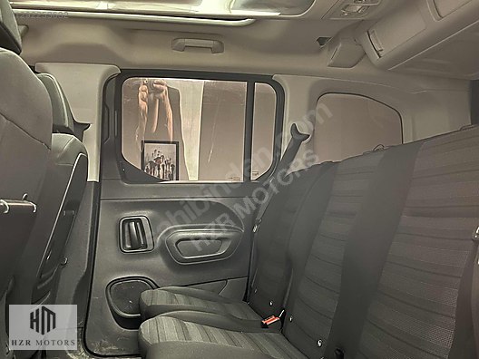 HZR MOTORS 2021 OPEL COMBO LİFE 1.5 D ELEGANCE CARPLAY CAM TAVAN