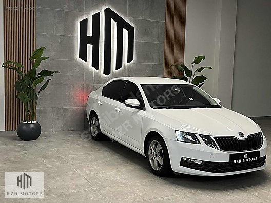 HZR MOTORS 2018 SKODA OCTAVİA 1.6 TDI OPTİMAL OTOMATİK