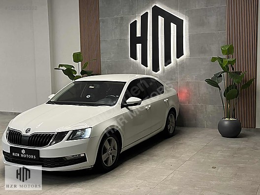 HZR MOTORS 2018 SKODA OCTAVİA 1.6 TDI OPTİMAL OTOMATİK