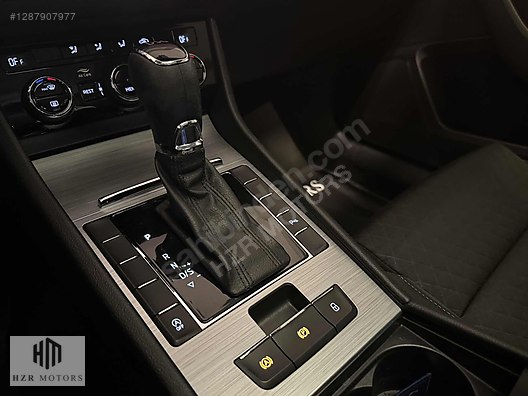 HZR MOTORS SKODA SUPERB 1.5 TSI ELİTE CAM TAVAN CAR PLAY