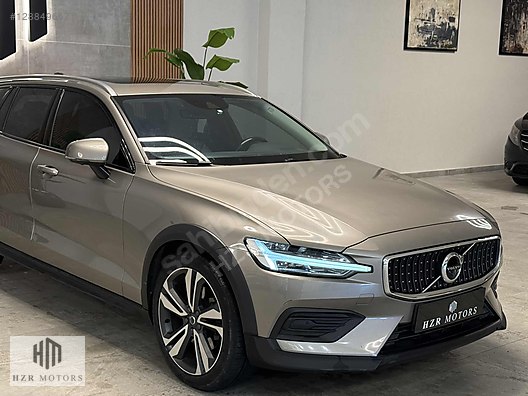 HZR MOTORS 2020 HATASIZ VOLVO COUNTRY 2.0 D4 HAYALET CAM TAVAN