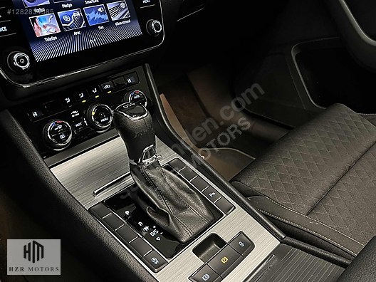 HZR MOTORS HATASIZ 2020 SKODA SUPERB 1.6 TDI ELİTE CAM TAVAN